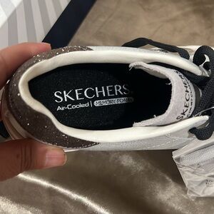 Skechers  woman  Court Classic Gray and Black Sneakers